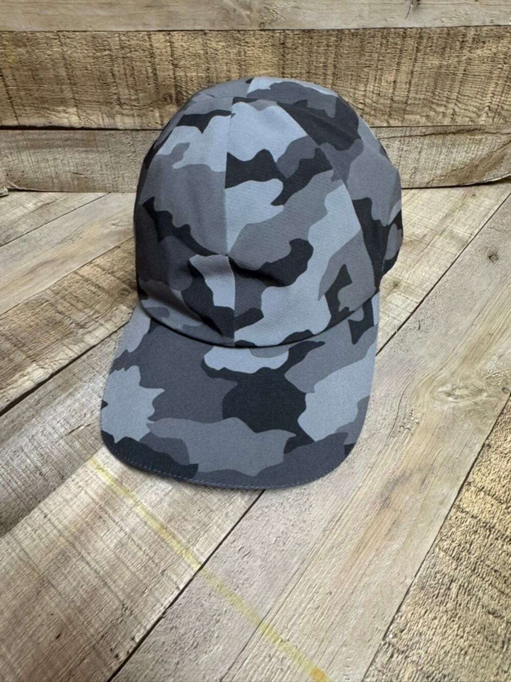 NWT Lululemon Men's Fast and Free Run Hat Gray Camo